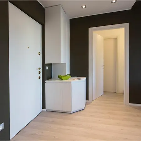 Melozzo Apartment *