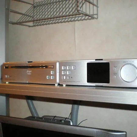Melozzo Apartment *